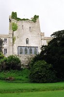 ireland-leap_castle_front3