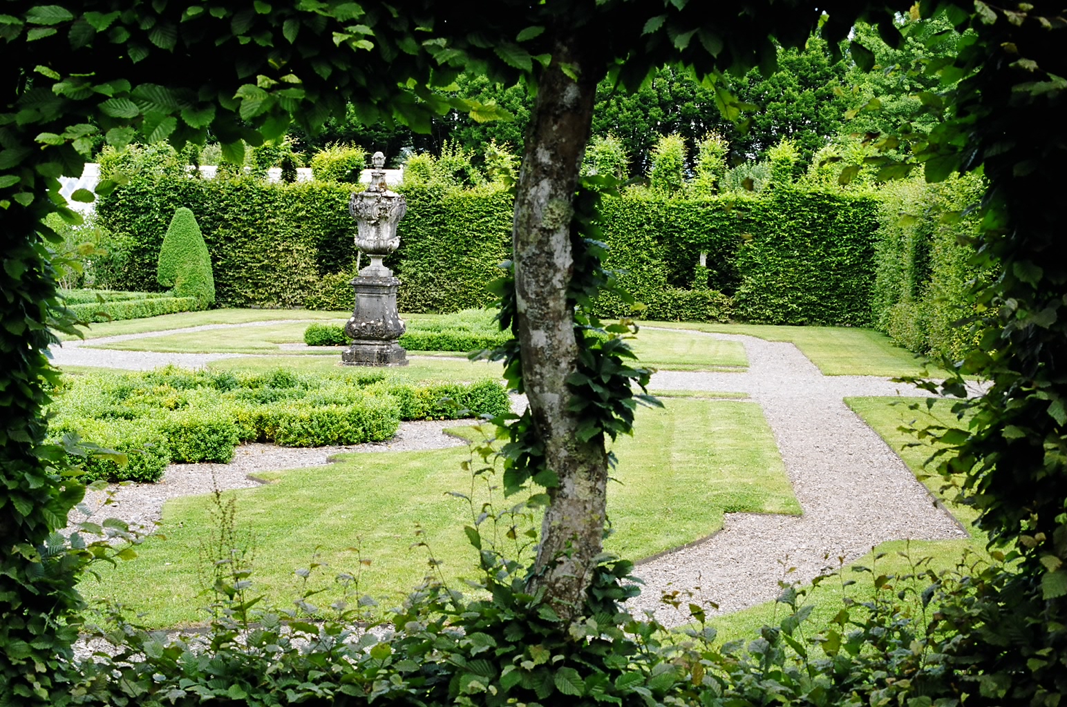ireland-birr_castle_gardens_archway_window