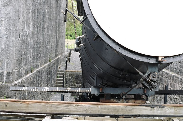 ireland-birr_castle_telescope_close